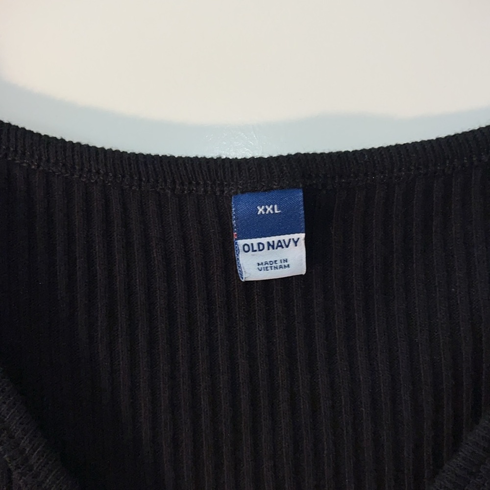 Rib-Knit V-Neck Tank Top - Picture 2 of 5